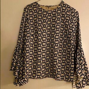 Brand NWT chic Milly flutter sleeved patterned top size 2.